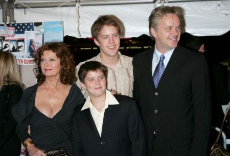 Tim Robbins with Susan Sarandon and their two sons